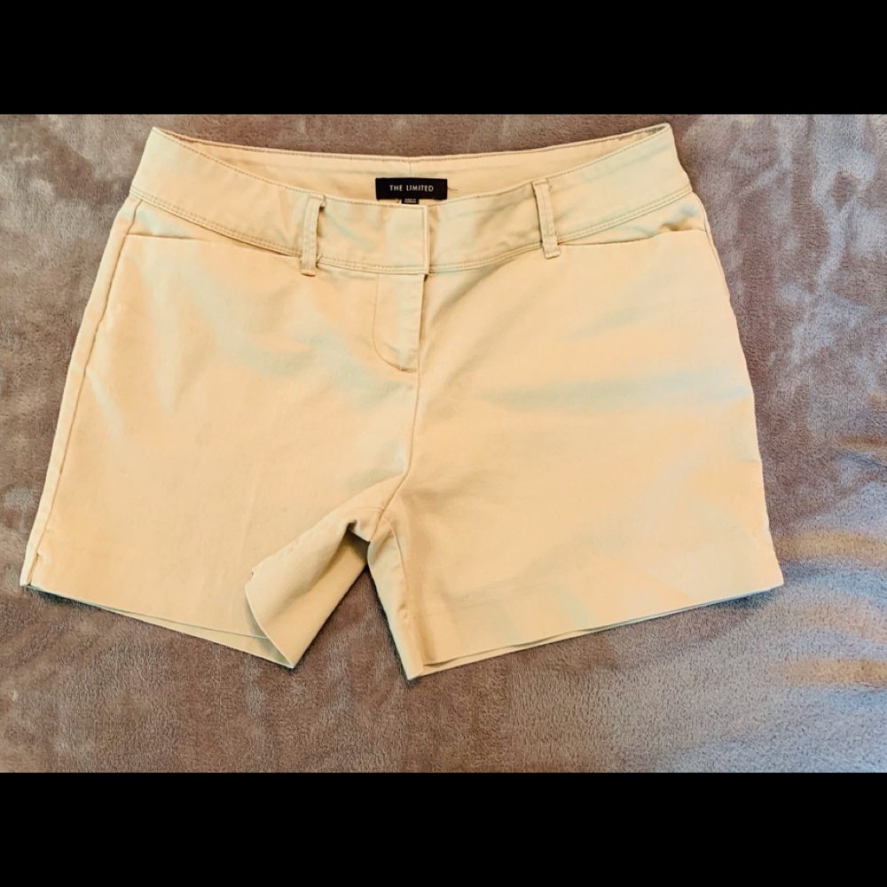 The Limited shorts, khaki, size 6